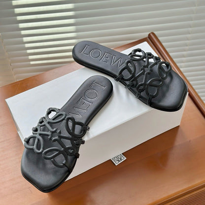 LOEWE - Petal Anagram slide in soft calfskin Noire